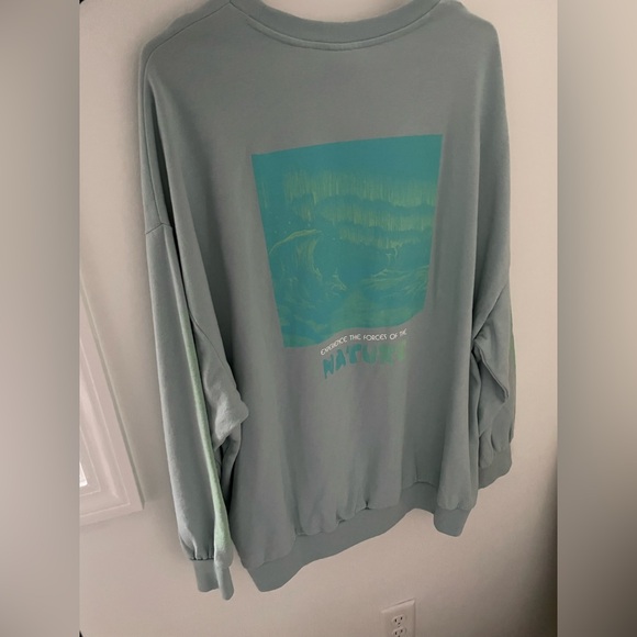 New Levi’s sweatshirt - Picture 6 of 7